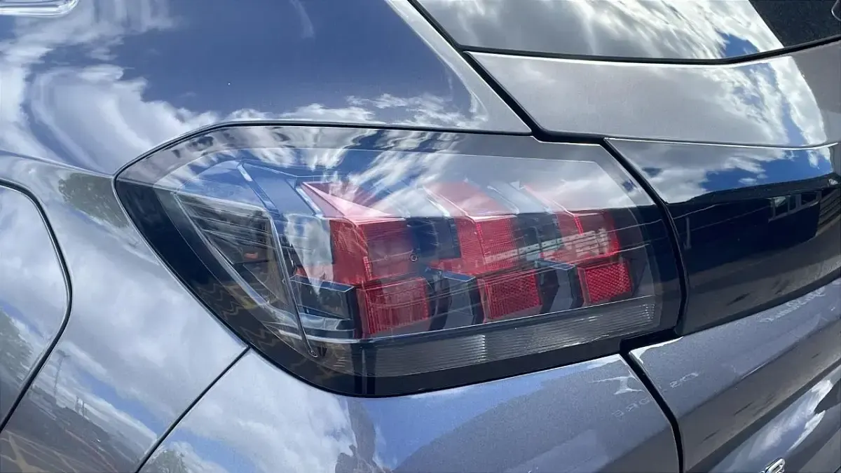 Używany Peugeot 208 Active+ 99 KM (72 kW) 2023 Szary Hatchback