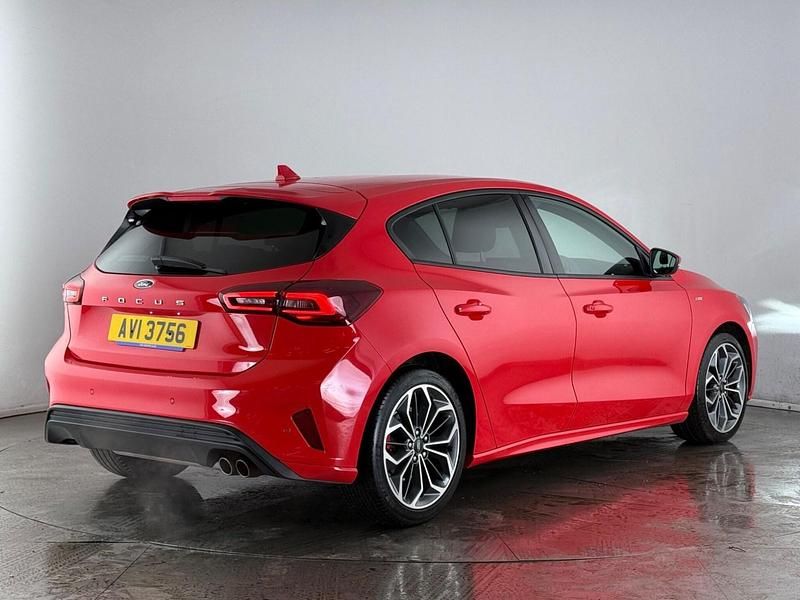 Used Ford Focus ST-Line X 155 HP (114 kW) 2024 Red Hatchback