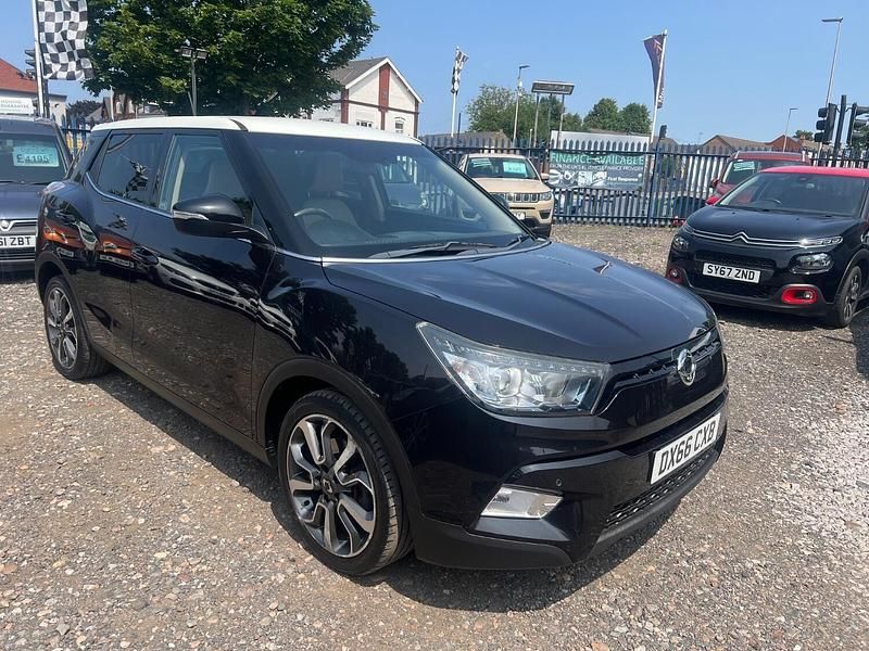 Black Used 2021 Ssangyong Tivoli SUV | £8,195 (Good price) - Image 1/4