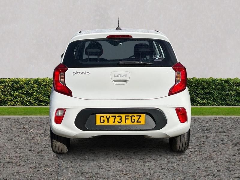 Used Kia Picanto 66 HP (48 kW) 2023 Clear white Hatchback