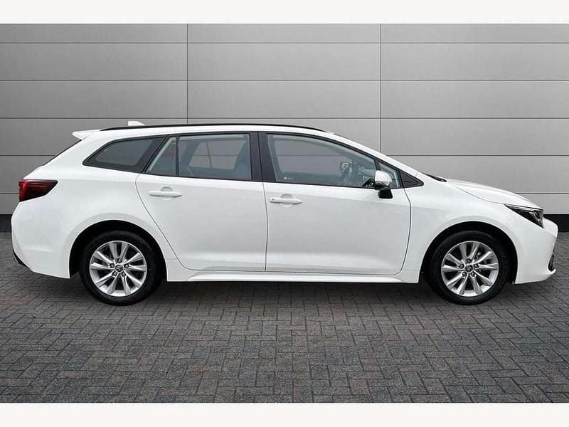 Used Toyota Corolla Sport 140 HP (102 kW) 2024 White Estate