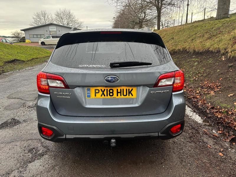 Begagnad Subaru Outback Premium 2018 Grå Kombi
