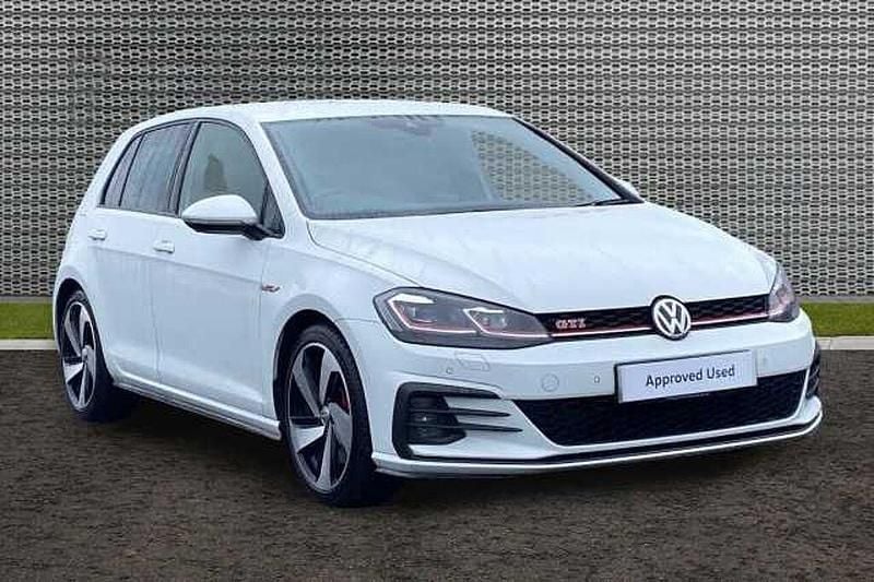 Used 2019 VW Golf VII | £20,511 (Good price) - Image 1/4