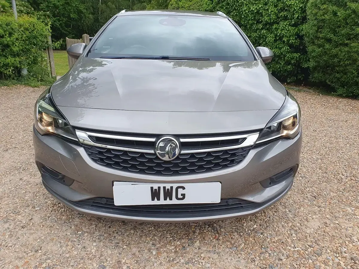 Used Vauxhall Astra SRi 2017 Grey Estate