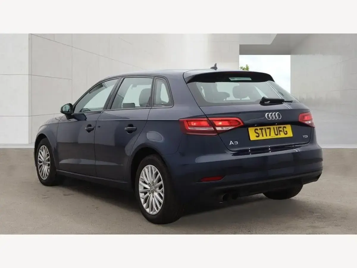 Usado Audi A3 Design 150 HP (110 kW) 2017 Azul Citadino