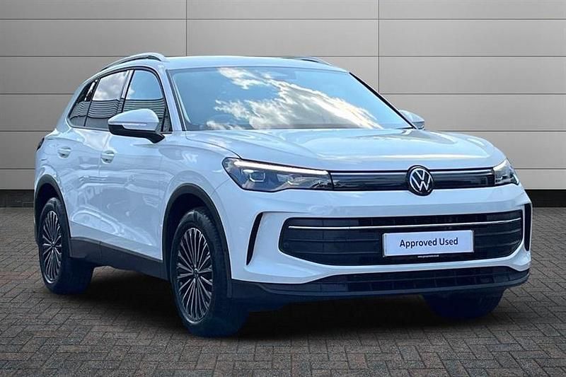 Pure white Used 2024 VW Tiguan Match SUV | £30,495 (Expensive) - Image 1/4