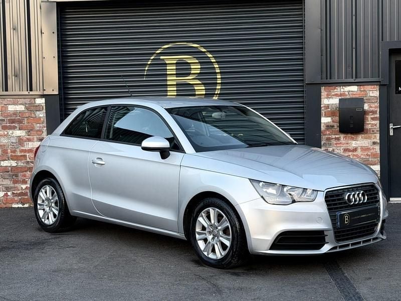 Used Audi A1 Prestige 86 HP (63 kW) 2011 Silver Hatchback