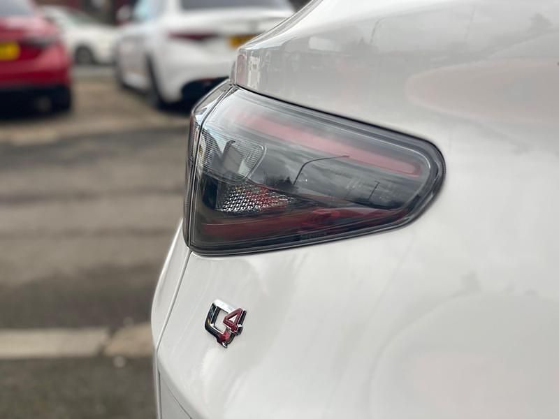 Used Alfa Romeo Stelvio 280 HP (205 kW) 2025 White/black SUV