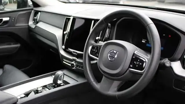 Used Volvo XC60 Plus 197 HP (144 kW) 2023 SUV
