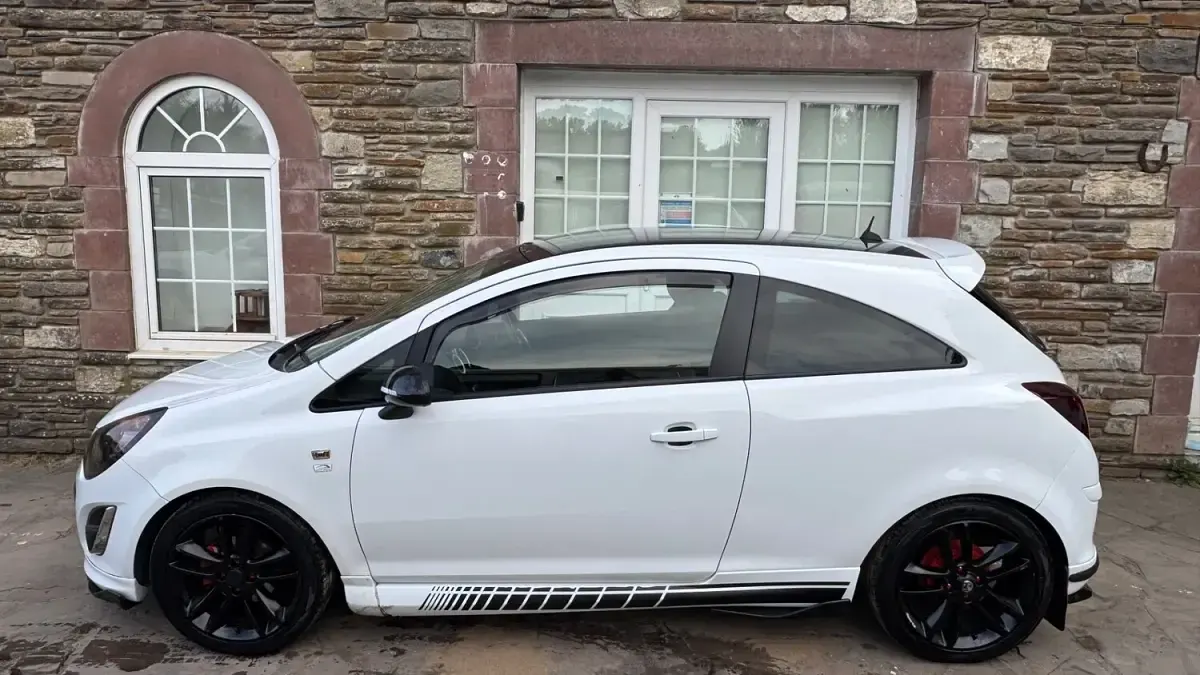 Used Vauxhall Corsa Edition 2013 White Hatchback