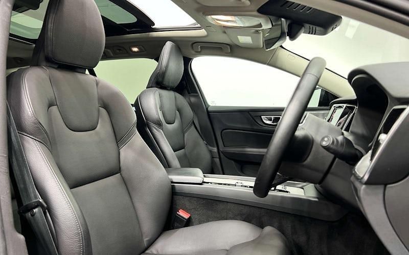 Used Volvo V60 Ultimate 197 HP (144 kW) 2023 Grey Estate