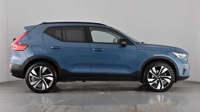 Used Volvo XC40 Ultra 163 HP (119 kW) 2025 Fjord blue SUV