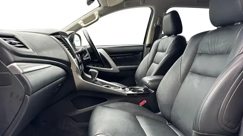 Used Mitsubishi Shogun 2019 Black SUV
