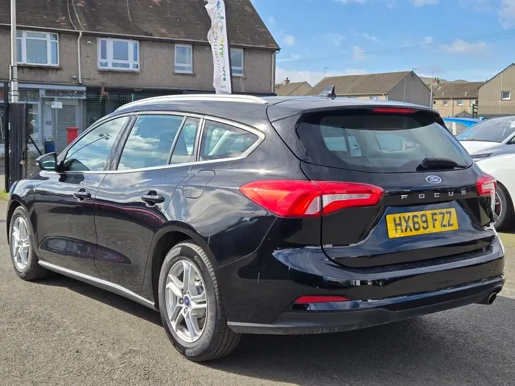 Used Ford Focus Zetec 95 HP (69 kW) 2025 Black Estate