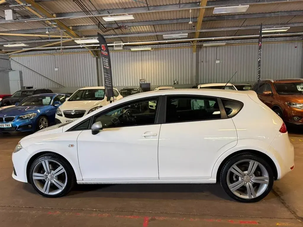 Used Seat Leon FR 170 HP (125 kW) 2009 White Hatchback