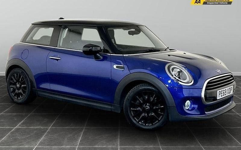 Used 2021 Mini Cooper Classic Hatchback | £10,895 (Super price) - Image 1/2