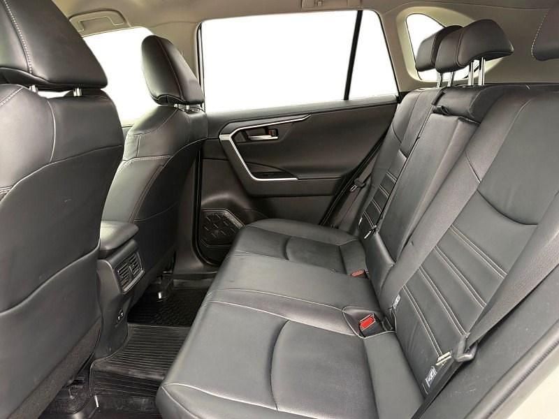 Used Toyota RAV4 218 HP (160 kW) 2020 White SUV