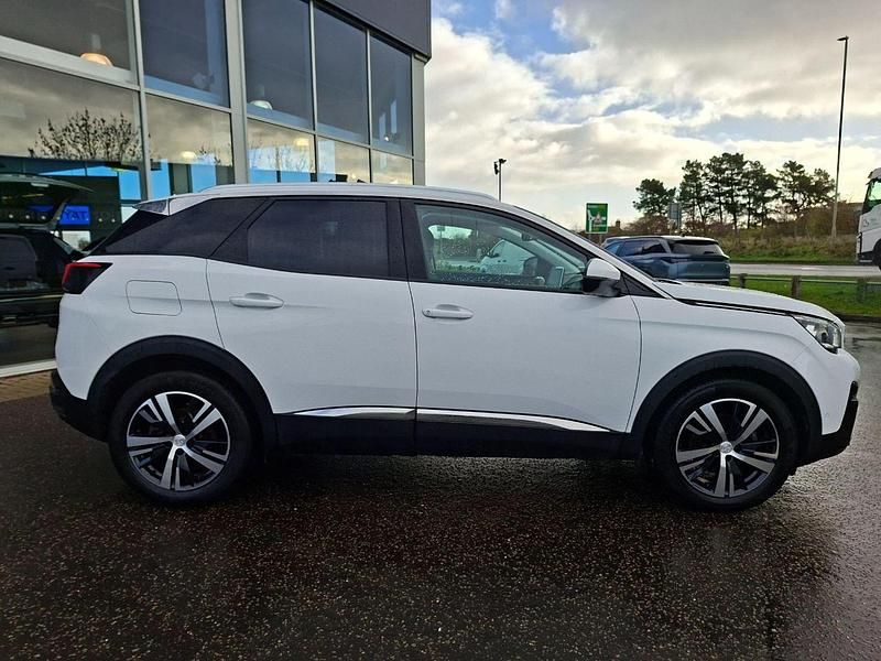 White Used 2020 Peugeot 3008 Allure SUV | £15,995 (Fair price) - Image 1/3