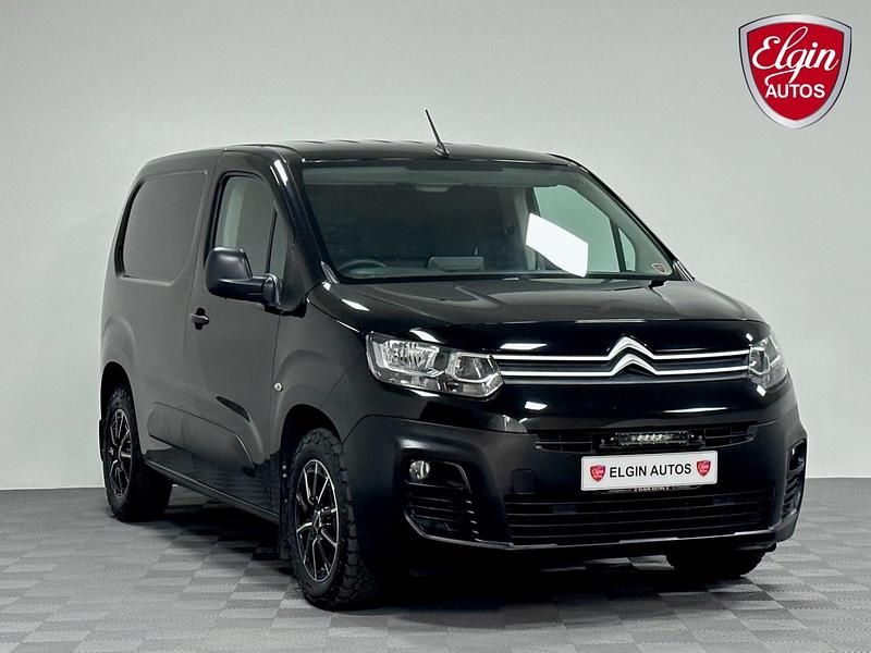 Black Used 2020 Citroën Berlingo MPV | £11,995 (A bit pricey) - Image 1/4