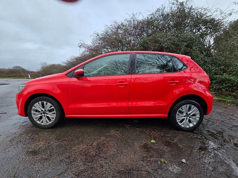 Used VW Polo SE 60 HP (44 kW) 2015 Red Hatchback