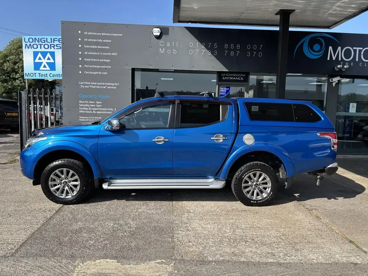 Used Mitsubishi L200 2018 Blue Pickup