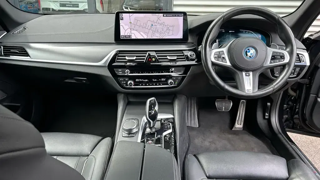 Used BMW 530e M Sport 288 HP (211 kW) 2022 Black Estate