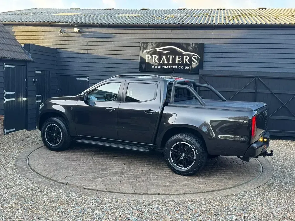 Used Mercedes X250 2018 Black Pickup
