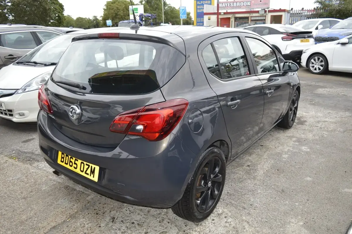 Used Vauxhall Corsa SRi 90 HP (66 kW) 2015 Grey Hatchback