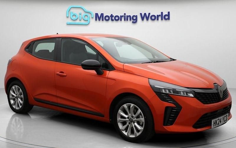 Used Renault Clio V Evolution 145 HP (106 kW) 2024 Orange Hatchback