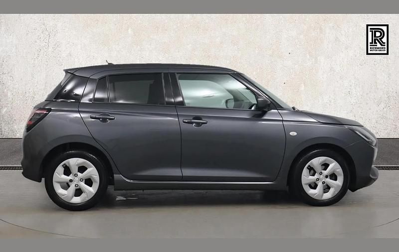 Usado Suzuki Swift 82 HP (60 kW) 2024 Cinzento Citadino