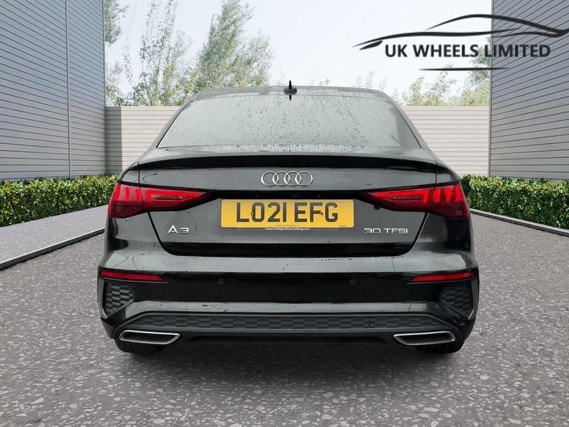 Begagnad Audi A3 S-Line 2021 Svart Sedan