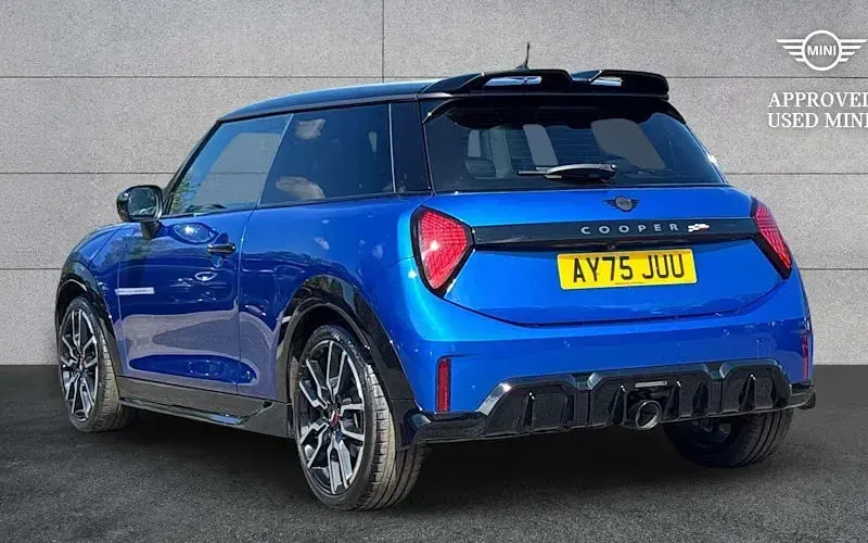 Used Mini John Cooper Works 231 HP (169 kW) 2025 Blue Hatchback