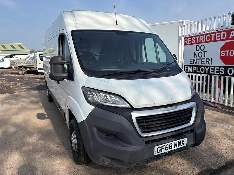 Used Peugeot Boxer 130 HP (95 kW) 2018 White Van