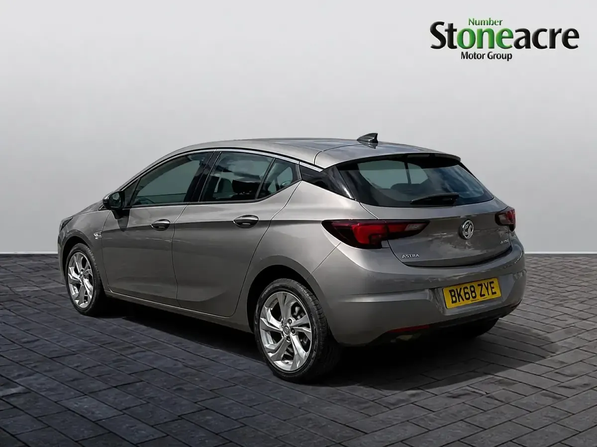 Used Vauxhall Astra SRi 200 HP (147 kW) 2016 Grey Hatchback