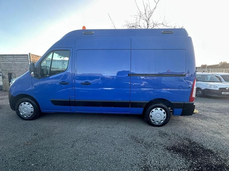 Used Vauxhall Movano 145 HP (106 kW) 2019 Blue MPV