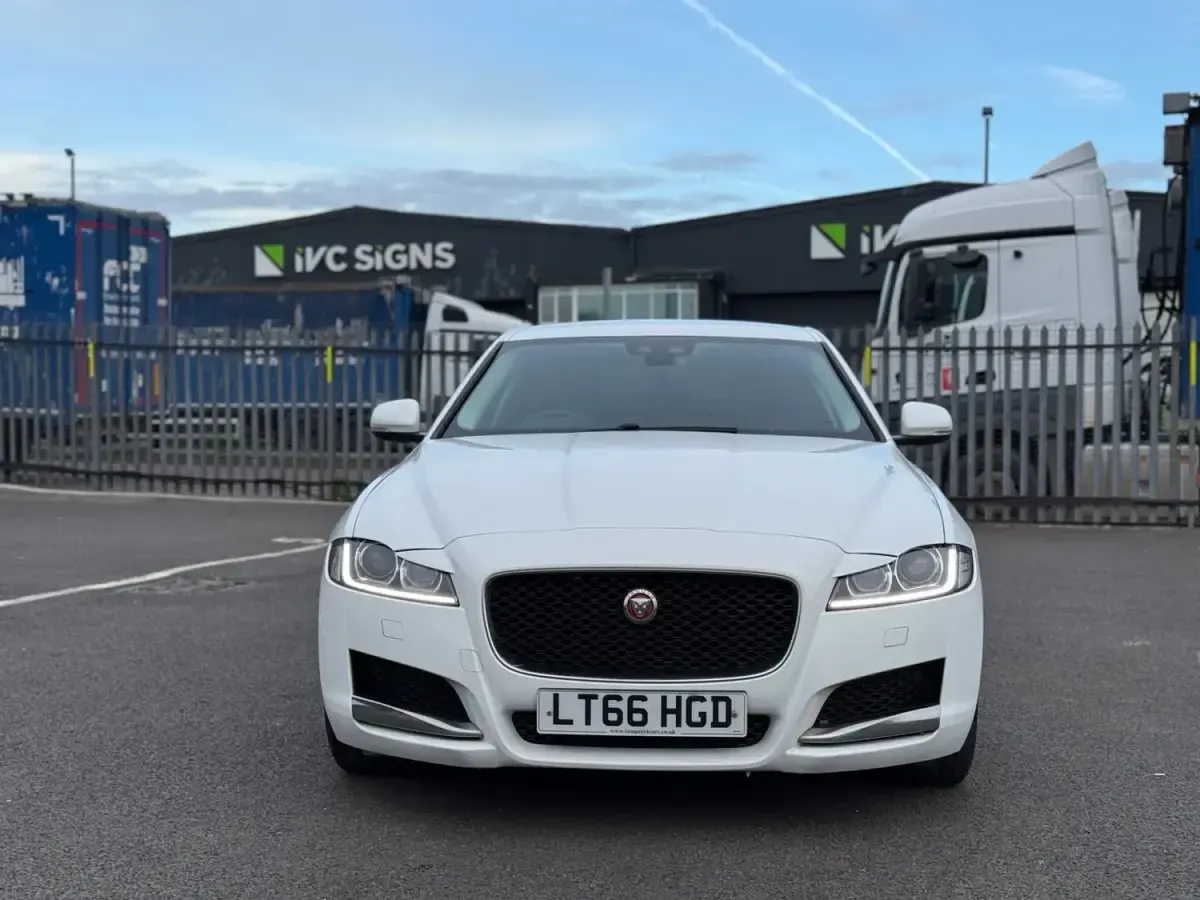 Second-hand Jaguar XF Prestige 2016 Alb Berlinǎ