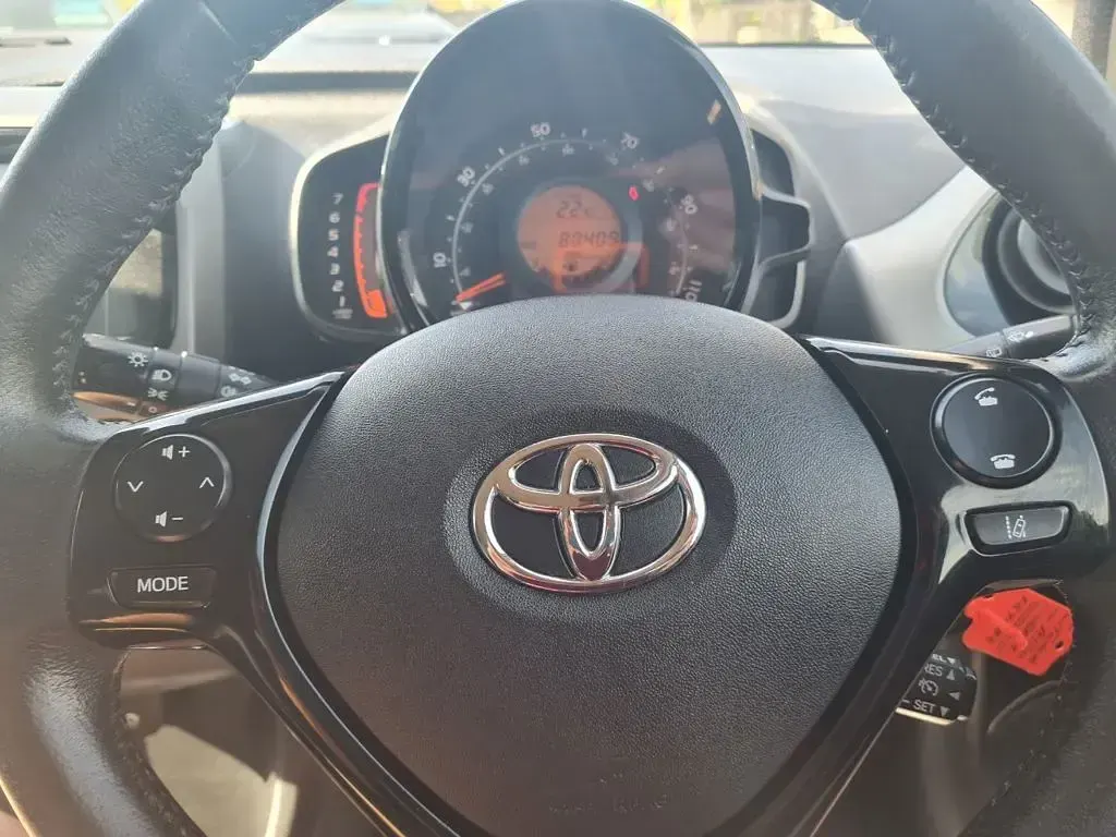 Used Toyota Aygo X-play 71 HP (52 kW) 2022 Grey Hatchback