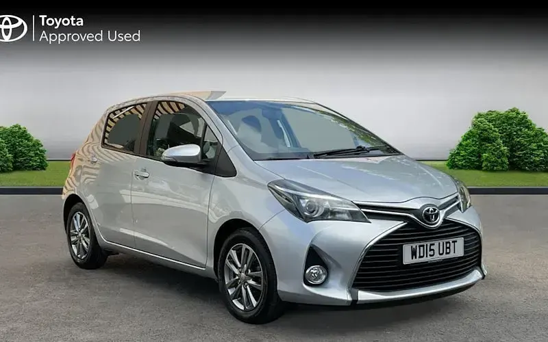 Begagnad Toyota Yaris 69 HK (50 kW) 2015 Halvkombi
