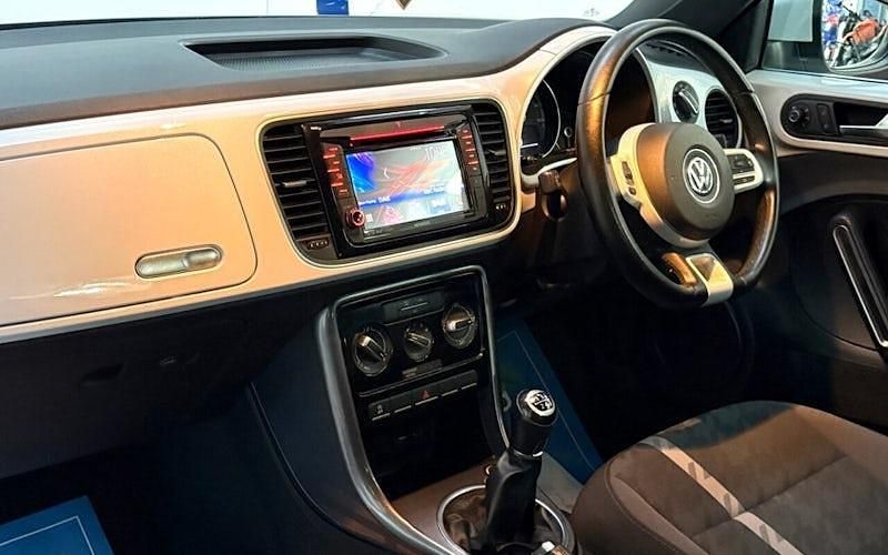 Used VW Beetle Cabriolet Design 150 HP (110 kW) 2017 Silver Cabriolet