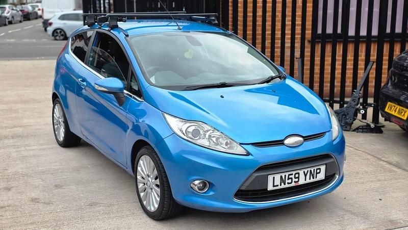 Blue Used 2009 Ford Fiesta Titanium Hatchback | £1,050 (Super price) - Image 1/4