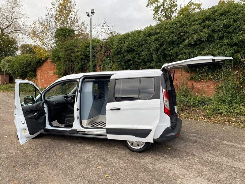 White Used 2018 Ford Grand Tourneo Connect Zetec MPV | £8,950 (Super price) - Image 1/4