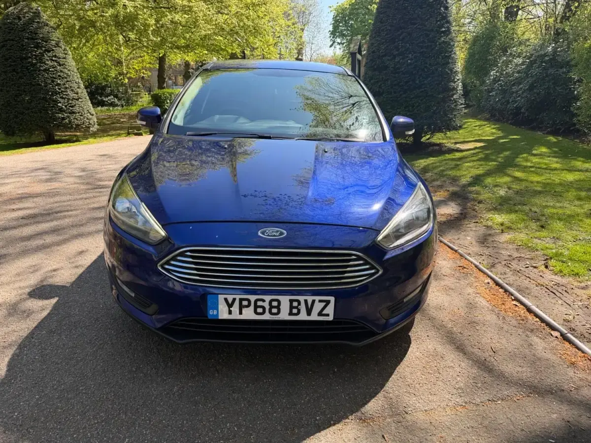 Gebraucht Ford Focus Zetec 120 PS (88 kW) 2018 Blau Kleinwagen