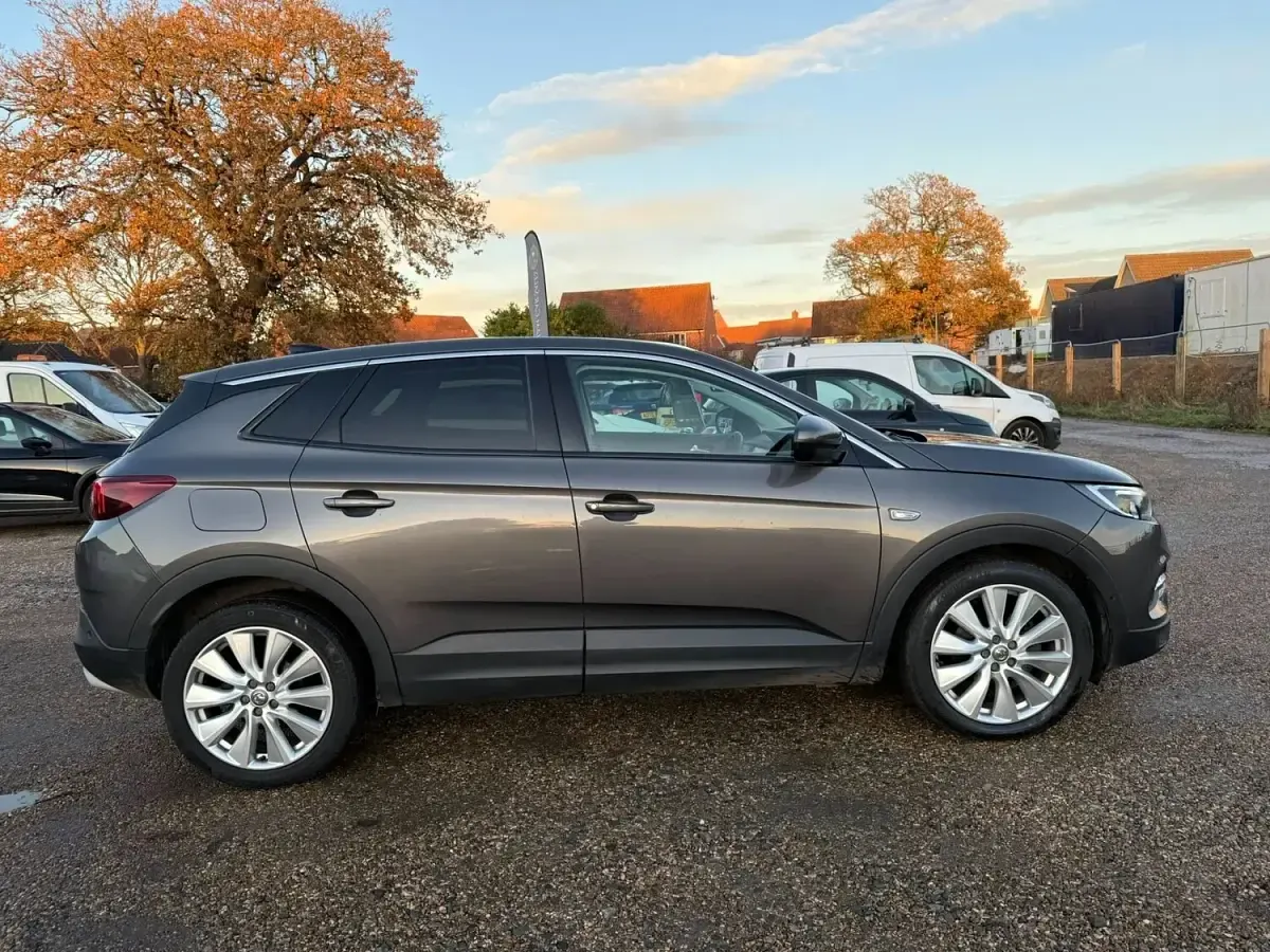 Used Vauxhall Grandland X Elite 130 HP (95 kW) 2020 Grey SUV