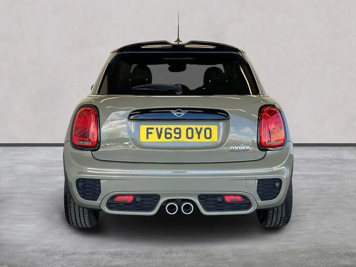 Usado Mini Cooper Hatch 2020 Verde Utilitario
