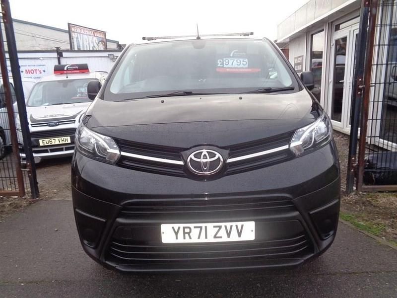 Used Toyota Proace 120 HP (88 kW) 2021 Black MPV