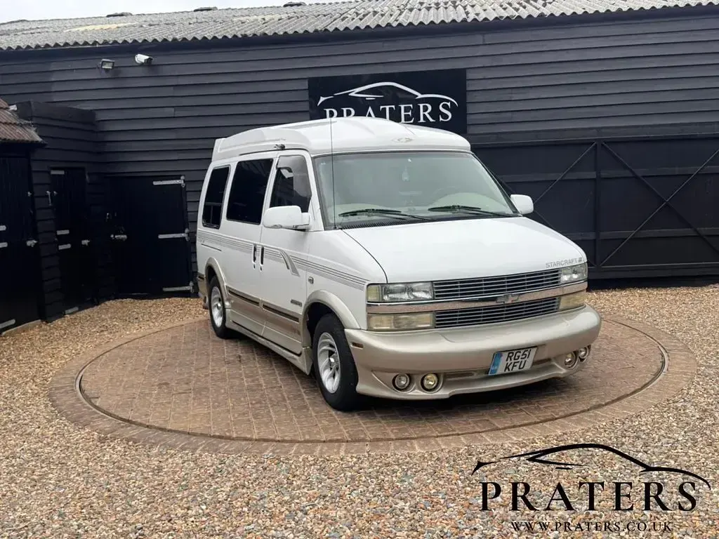 Used Chevrolet Starcraft 2001 White Van