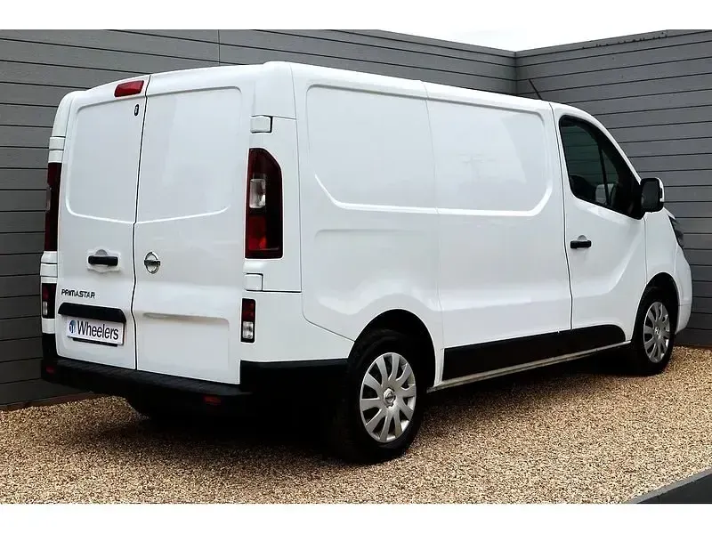 Usado Nissan Primastar Acenta 110 CV (80 kW) 2022 Blanco Monovolumen