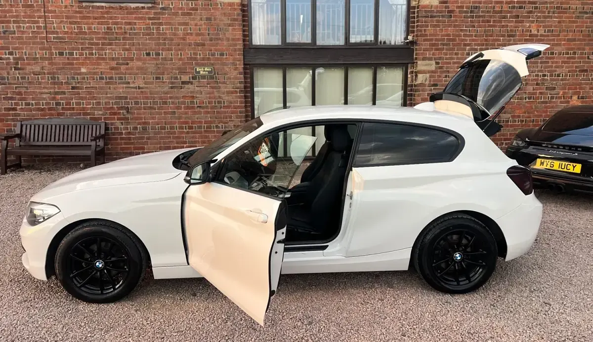 Used BMW 116 Performance 116 HP (85 kW) 2017 White Hatchback