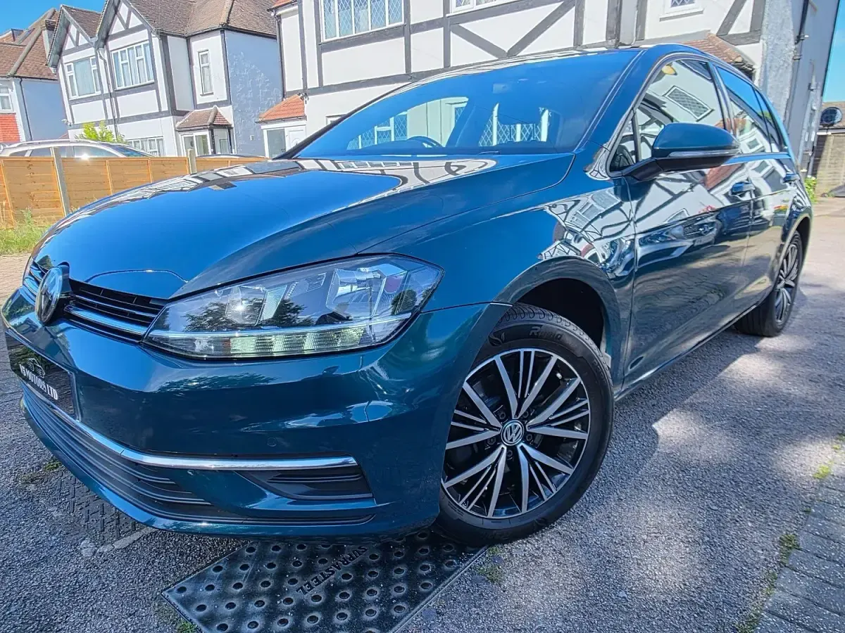 Used VW Golf VII SE 125 HP (91 kW) 2017 Green Hatchback