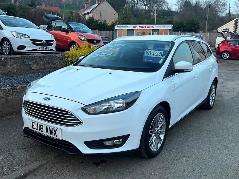 Used Ford Focus Zetec 120 HP (88 kW) 2018 White Estate